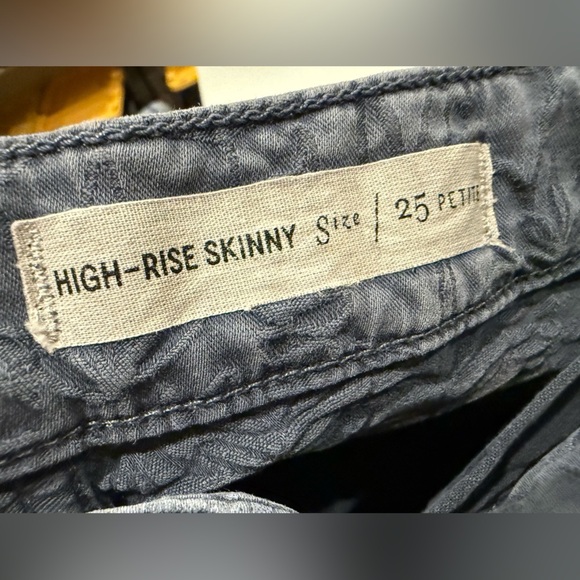 Anthropologie Pilcro Letterpress High Rise Skinny Grey Pattern Jean Size 25P - Picture 4 of 4